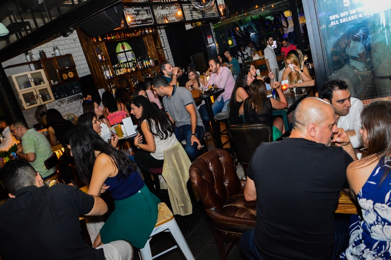 Bistrobar Live Hamra on Saturday Night